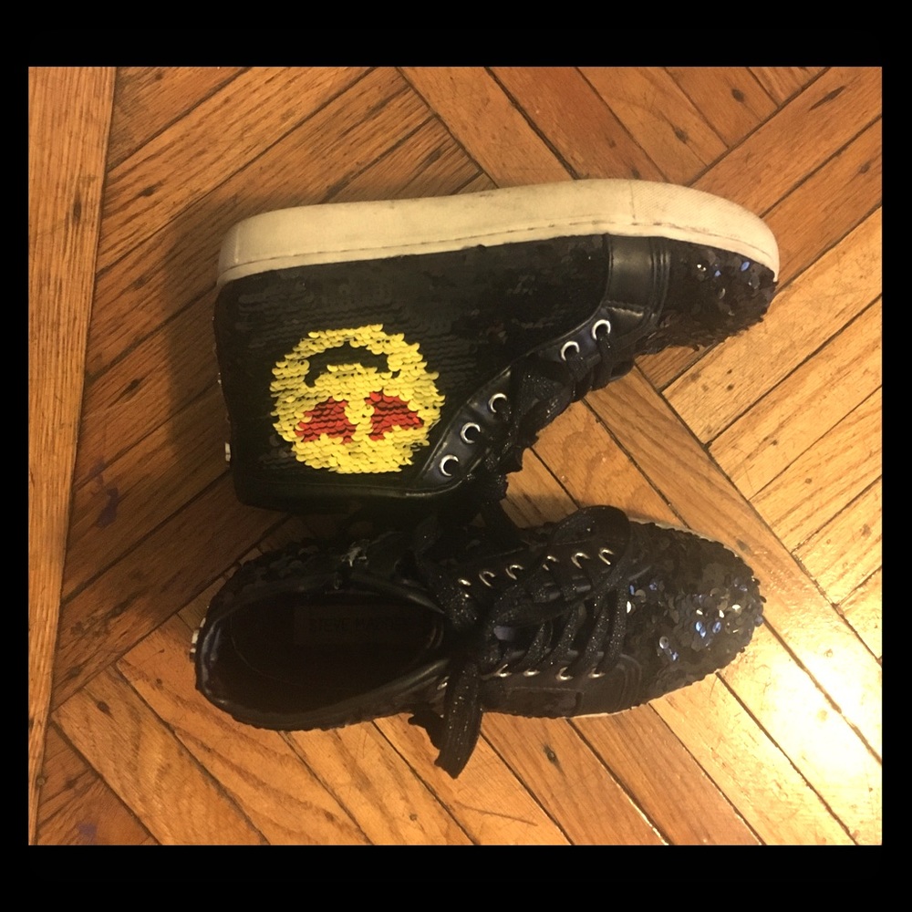 Steve Madden size 3 girls reverse sequin sneakers